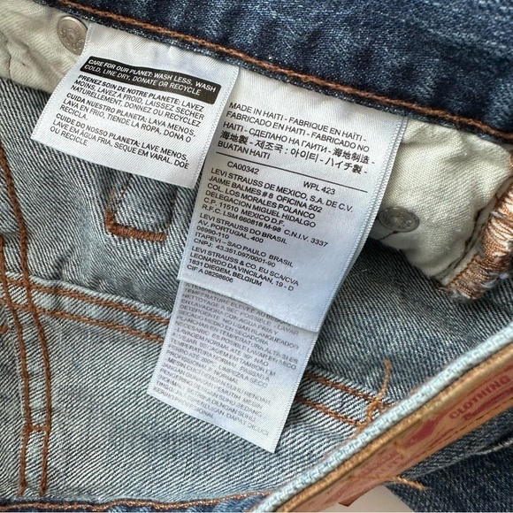 LEVI’S 501 Original Fit Women’s Jeans size 27 32 Salsa Middle - Dark Wash - Picture 10 of 16